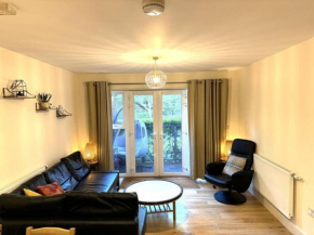 Spacious 1BD Orpington Flat, 20 min to Central LDN
